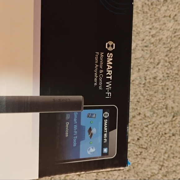 Linksys AC1200 Router - Picture 9 of 9